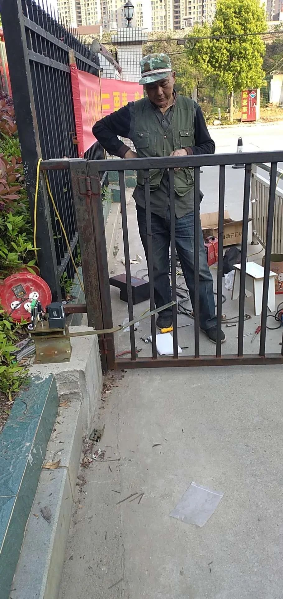 一体化大门门禁系统安装(图1) 一体化大门门禁系统安装(图1)